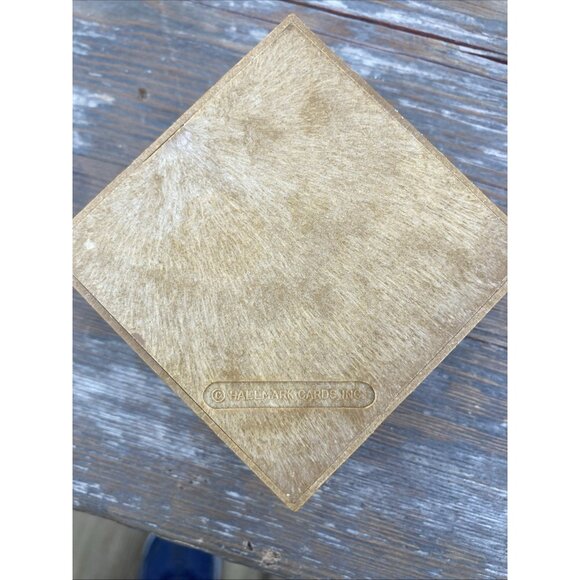 Hallmark 3D Shadow Box Christmas Ornament Santa Claus And Reindeer On Roof 1979 - Picture 3 of 6